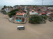 Veículos ainda ameaçam banhistas e ecossistema, aponta MPF após inspeção na Praia do Peba
