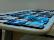 Mais 140 alagoanos recebem celulares recuperados pela SSP