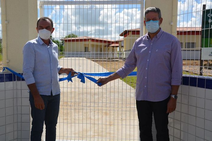 Prefeitura de Anadia entrega obras de infraestrutura, saúde e educação à população