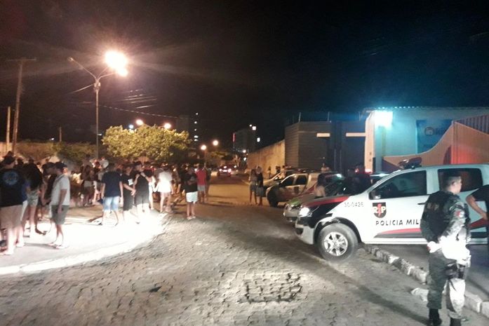 Casa de shows na Pajuçara é fechada após festa com menores, álcool e drogas