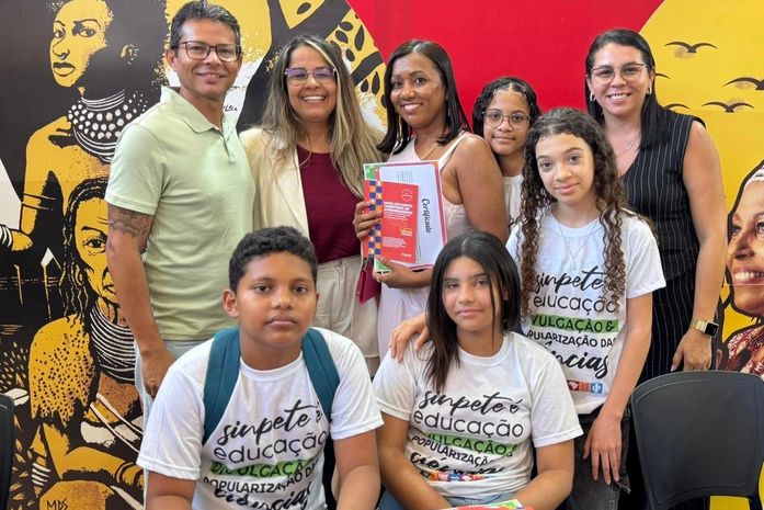 Sinpete: Estudantes de Branquinha brilham com lançamento de livros nas Bienal