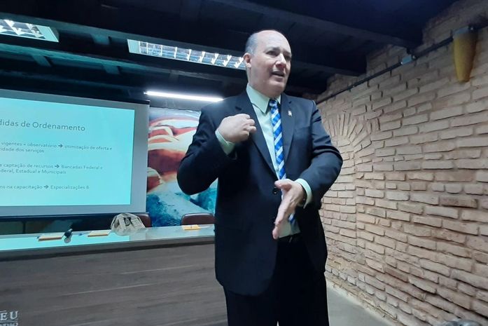 "Não vamos cair na falácia de que a Ufal vai fechar no mês que vem”, diz reitor sobre corte de orçamento