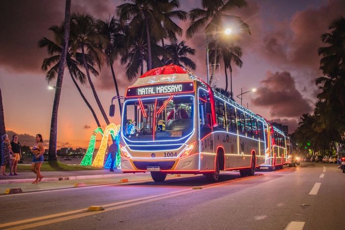 Passeios gratuitos de ônibus na orla marítima começam neste domingo (17)