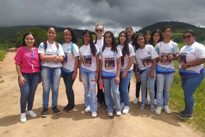 Na semana dos povos Indígenas escolas municipais comemoram com visita às aldeias e apresentações culturais