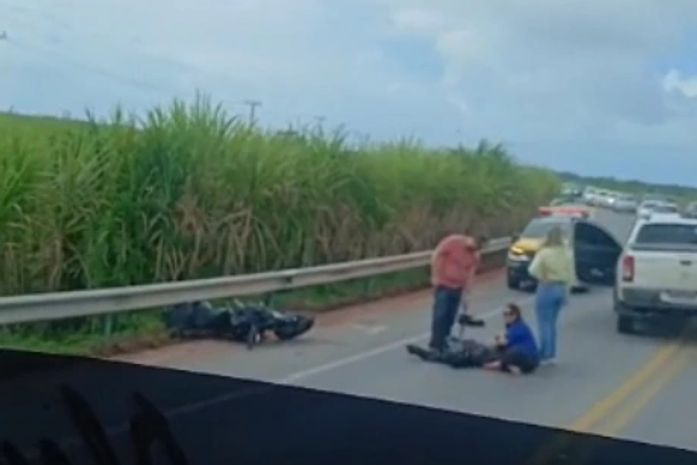 Acidente entre carro e moto deixa trânsito lento na BR-424, em Marechal Deodoro