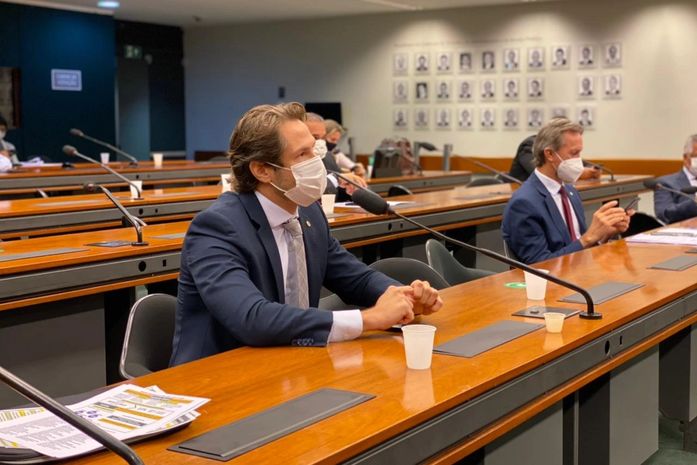 Veto ao aumento do fundo eleitoral terá apoio de Pedro Vilela no Congresso Nacional