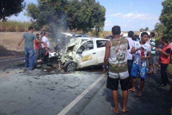 Grave acidente deixa quatro funcionários dos Correios mortos na Al-220