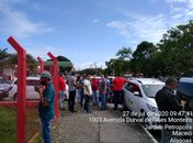 Taxistas do interior realizam manifestação em Maceió e pedem retorno das atividades 