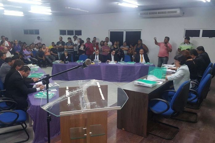 Legislativo de Arapiraca vai convocar Teófilo para explicações sobre calote