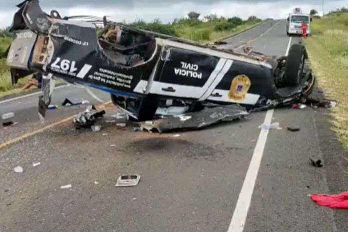 Três policiais morreram após o acidente 

