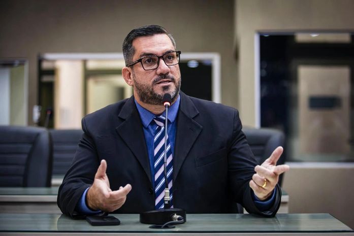 Leonardo Dias sugere suspensão de portaria sobre distribuição de PAEs em Maceió e convoca reunião para debater tema