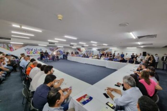 Prefeitos se reúnem e discutem situação dos municípios após fortes chuvas