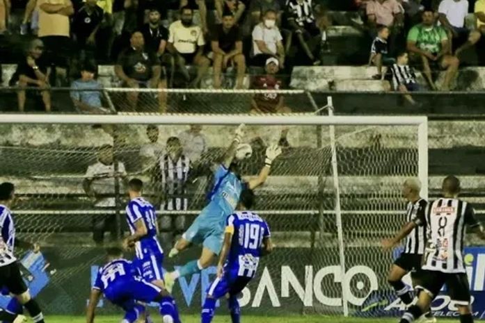 ASA x CSA: alvinegro não perde para o azulão a cinco jogos; veja onde assistir partida desta quarta-feira (7)