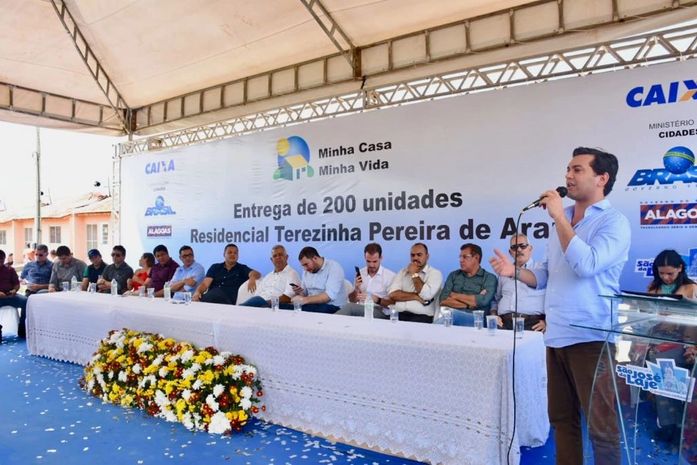 Prefeito presta conta à população e emociona as famílias do Conjunto Terezinha Araújo em São José da Laje