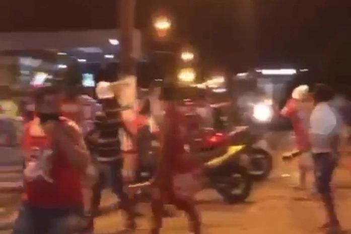 Torcedores quebram vidros de ônibus durante comemoração do título do Campeonato Alagoano