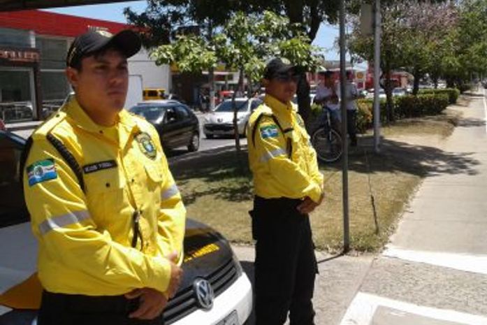 Agentes auxiliam em interdição em obra da Casal na Jatiúca