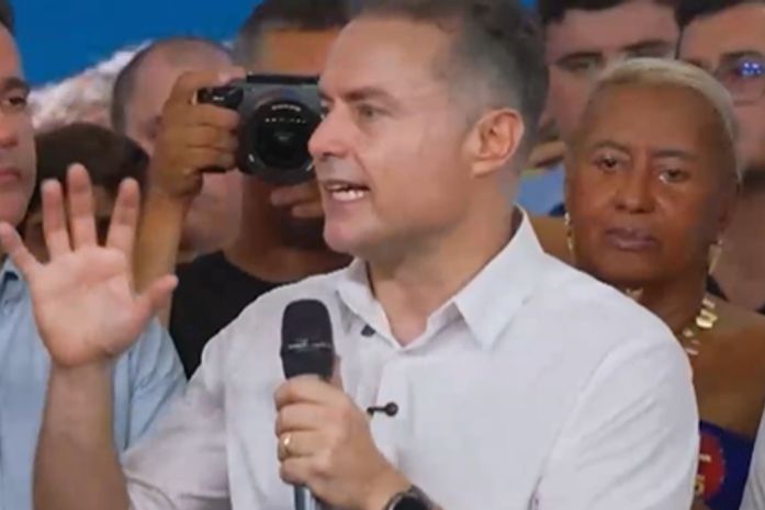 Renan Filho estreia no guia eleitoral com discurso de experiência e aposta no “Volta, meu governador”