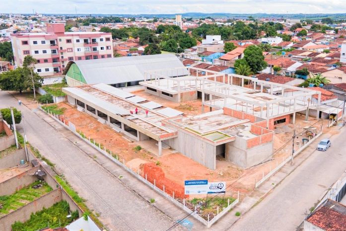 Prefeito Luciano agradece apoio do deputado Daniel Barbosa para acelerar obra de escola-modelo em Arapiraca