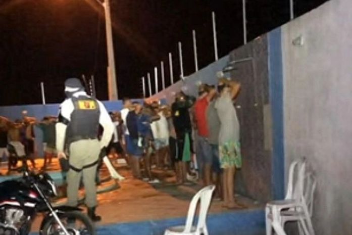Festa em chácara com aglomeração de 150 pessoas é encerrada pela PM em Arapiraca