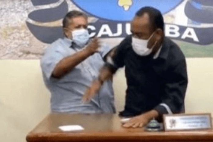 Vídeo: vereadores trocam agressões durante sessão em Acajutiba (BA)