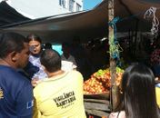 Em Atalaia fiscais realizam mais uma operação apreendendo produtos vencidos na feira livre
