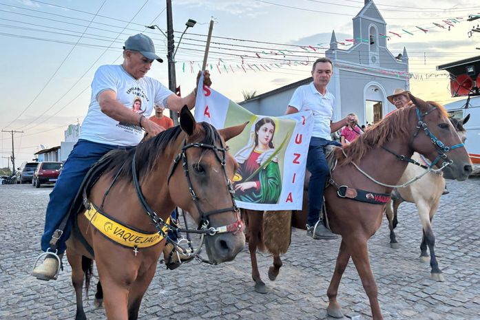 Povoado Tapera em Anadia abre os festejos da padroeira Santa Luzia com tradicional festa dos bandos