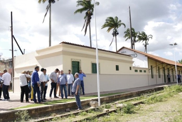 Obras de revitalização da estação ferroviária de Palmeira estão paralisadas