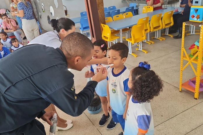 Crianças de creche municipal participam de atividade sobre saúde bucal