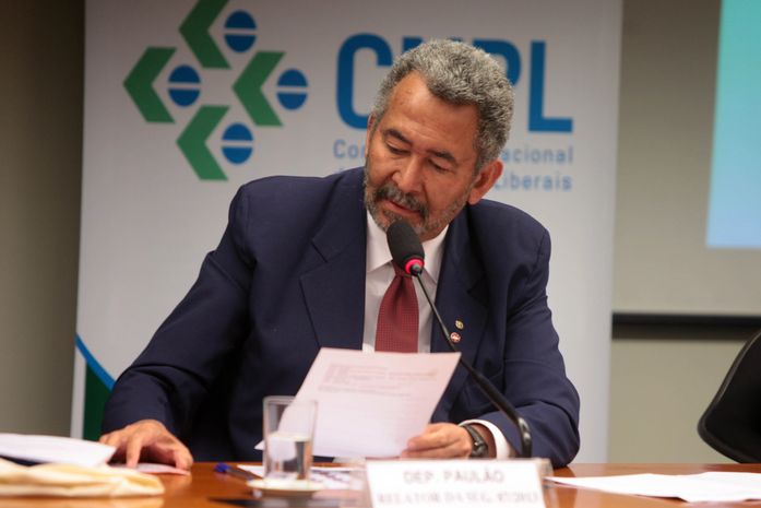 Paulão diz que terceirização precariza relações de trabalho