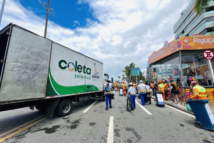 Catadores recolhem mais de 600 quilos de recicláveis durante prévias carnavalescas