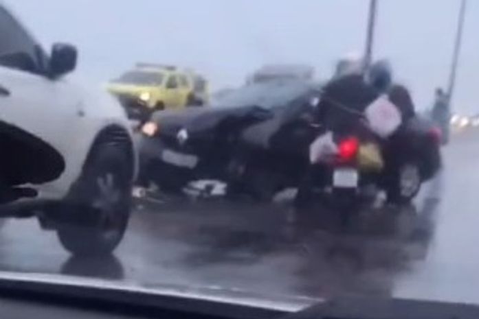 Colisão de carro em coqueiro deixa duas pessoas feridas em Maceió; veja vídeo