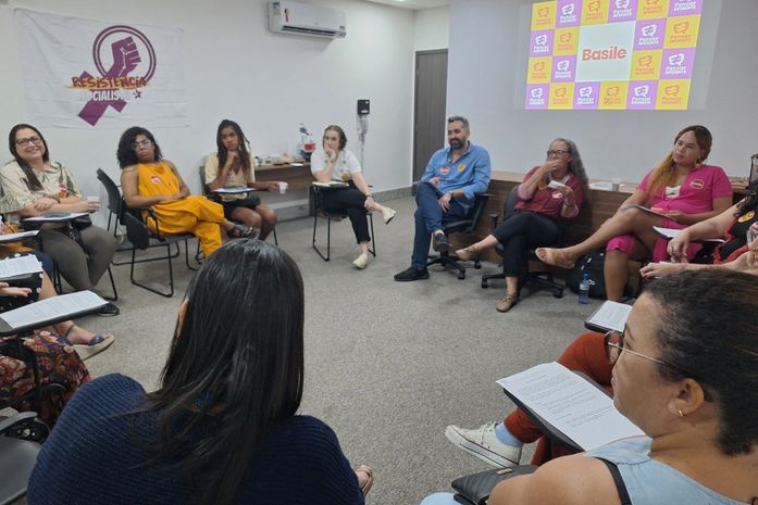 Basile promove rodas de conversas com maceioenses na Pajuçara