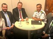 Vilela  com o capitão Branco, da Marinha do Brasil tratando do projeto do Farol histórico da cidade 