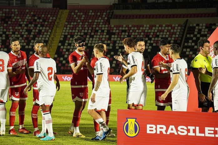 Fora de casa, CRB perde para o Botafogo-SP e cai na tabela da Série B


