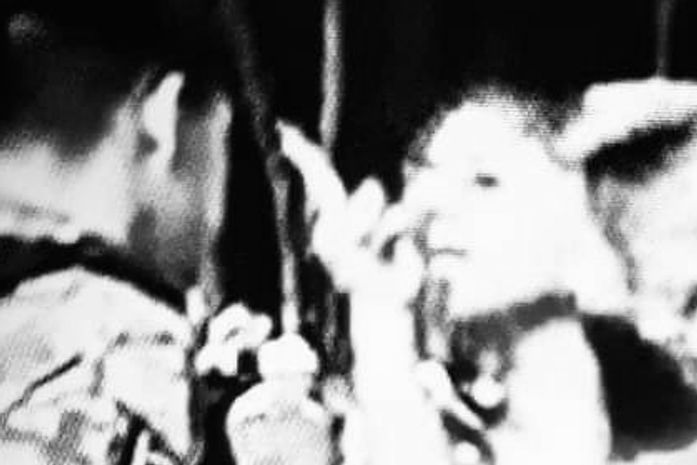 E se a mulher que desacatou policiais fosse uma preta?
Seria ,brutalmente contida,jogada ao chão,com pé no pescoço?