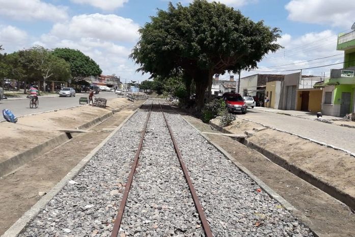 Rua Camilo Collier e Estação Ferroviária recebem mutirão de limpeza