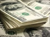Dólar opera em alta após anúncio de Haddad na Fazenda