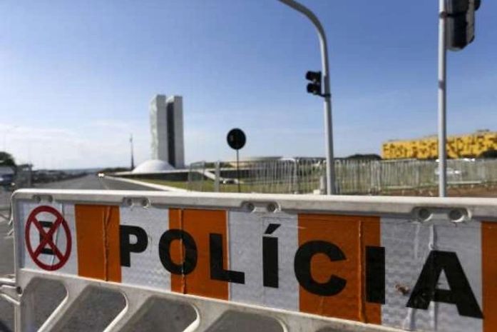 Após bate boca, deputados aprovam 1º destaque à reforma