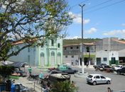 Famílias invadem casas inacabadas em conjunto em  Feira Grande