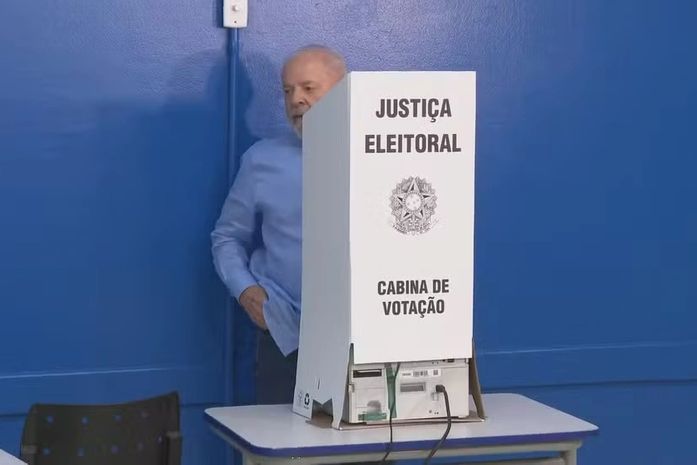 Lula vota em São Bernardo do Campo