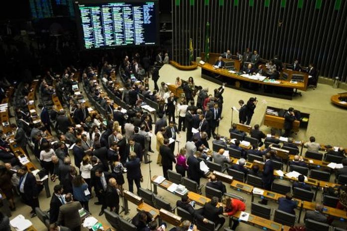 Câmara rejeita destaques e conclui votação da MP do seguro-desemprego