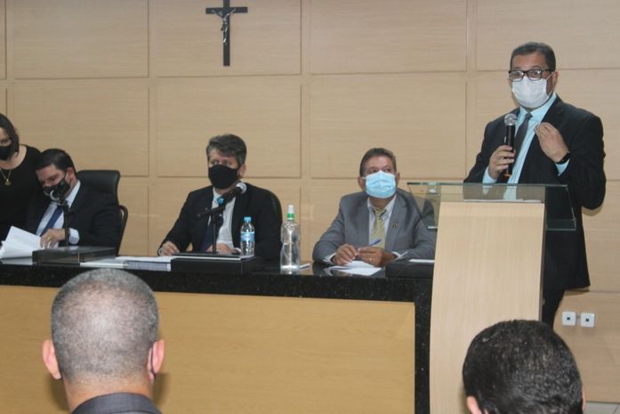 Vereador Dr. Fábio defende que mudança de camelôs e ambulantes deve ser discutida antes em audiência pública