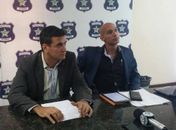 Delegado Ronilson Medeiros e perito criminal Edson Júnior em coletiva