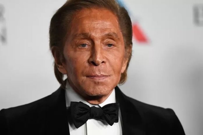 Morre Valentino, ícone da moda italiana, aos 93 anos