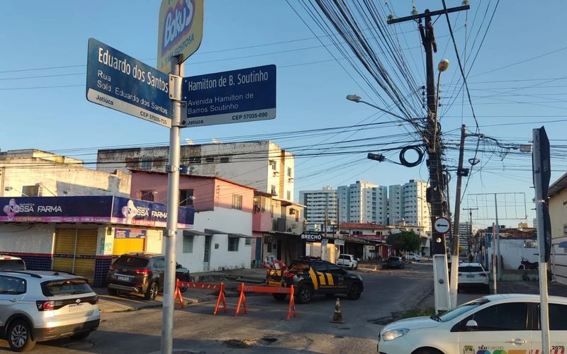 Trechos de via no bairro da Jatiúca são interditados para intervenções na rede de drenagem