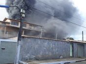 Incêndio atinge casa na parte alta de Maceió