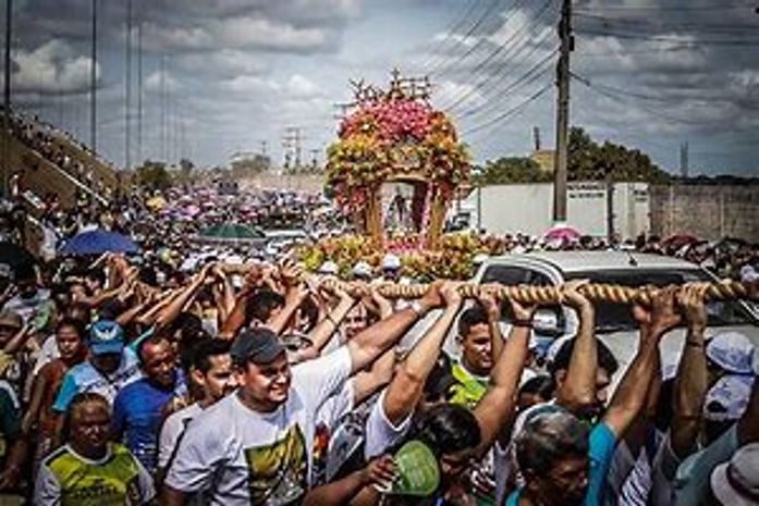Hoje é dia de celebrar ‘Nazinha’, lá em Belém do Pará. Égua, mana, que saudades!