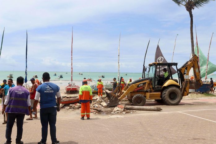 Operação Praia Limpa delimita área de jangadas atracadas na orla