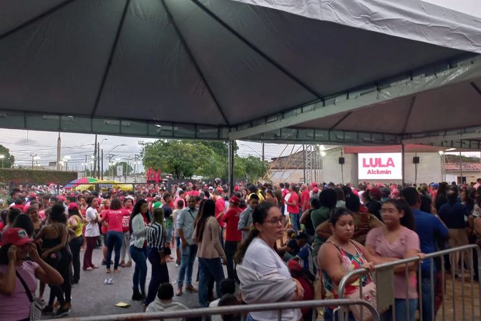 Apoiadores de Lula no Centro de Convenções