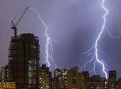 Saiba como proteger seus eletrônicos das quedas de energia